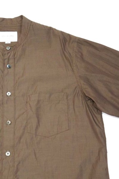 画像2: STILL BY HAND　END ON END BAND COLLAR SHIRT(BROWN)