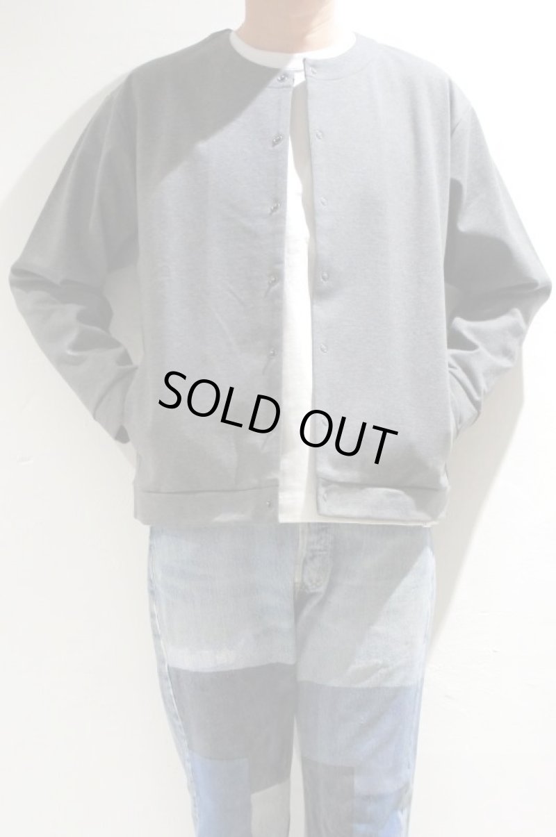 画像1: STILL BY HAND　CREW NECK SNAP BUTTON CARDIGAN(CHARCOAL) (1)