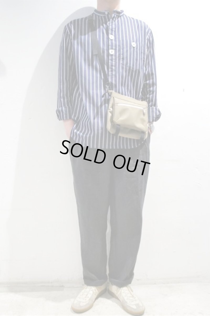 画像6: STILL BY HAND　LINEN 2 TUCK EASY SLACKS(CHARCOAL) (6)