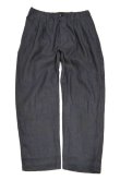 画像2: STILL BY HAND　LINEN 2 TUCK EASY SLACKS(CHARCOAL) (2)