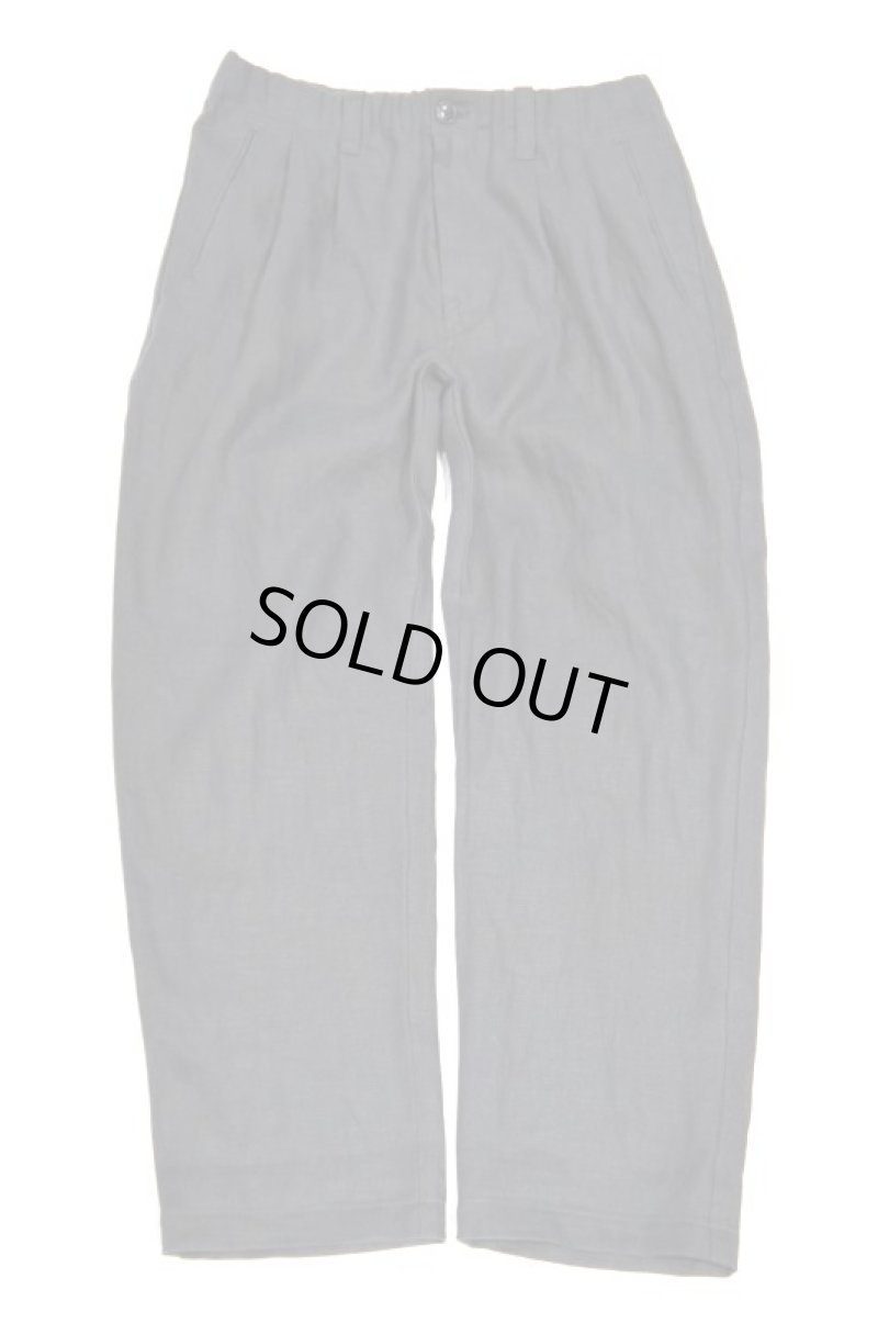 画像2: STILL BY HAND　LINEN 2 TUCK EASY SLACKS(CHARCOAL) (2)