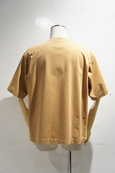 画像1: STILL BY HAND　GLASSES POCKET T-SHIRT(YELLOW BEIGE)