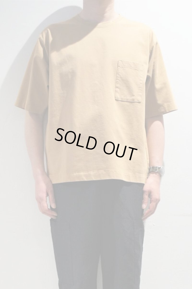 画像1: STILL BY HAND　GLASSES POCKET T-SHIRT(YELLOW BEIGE) (1)