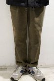 画像8: STILL BY HAND　CORDUROY 2 TUCK TROUSERS(GREIGE) (8)