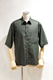 画像2: STILL BY HAND　BROAD HALF SLEEVE SHIRT(CHARCOAL) (2)