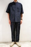 画像5: STILL BY HAND　COTTON / SILK 2 TUCK TAPERED DENIM PANTS(NAVY) (5)