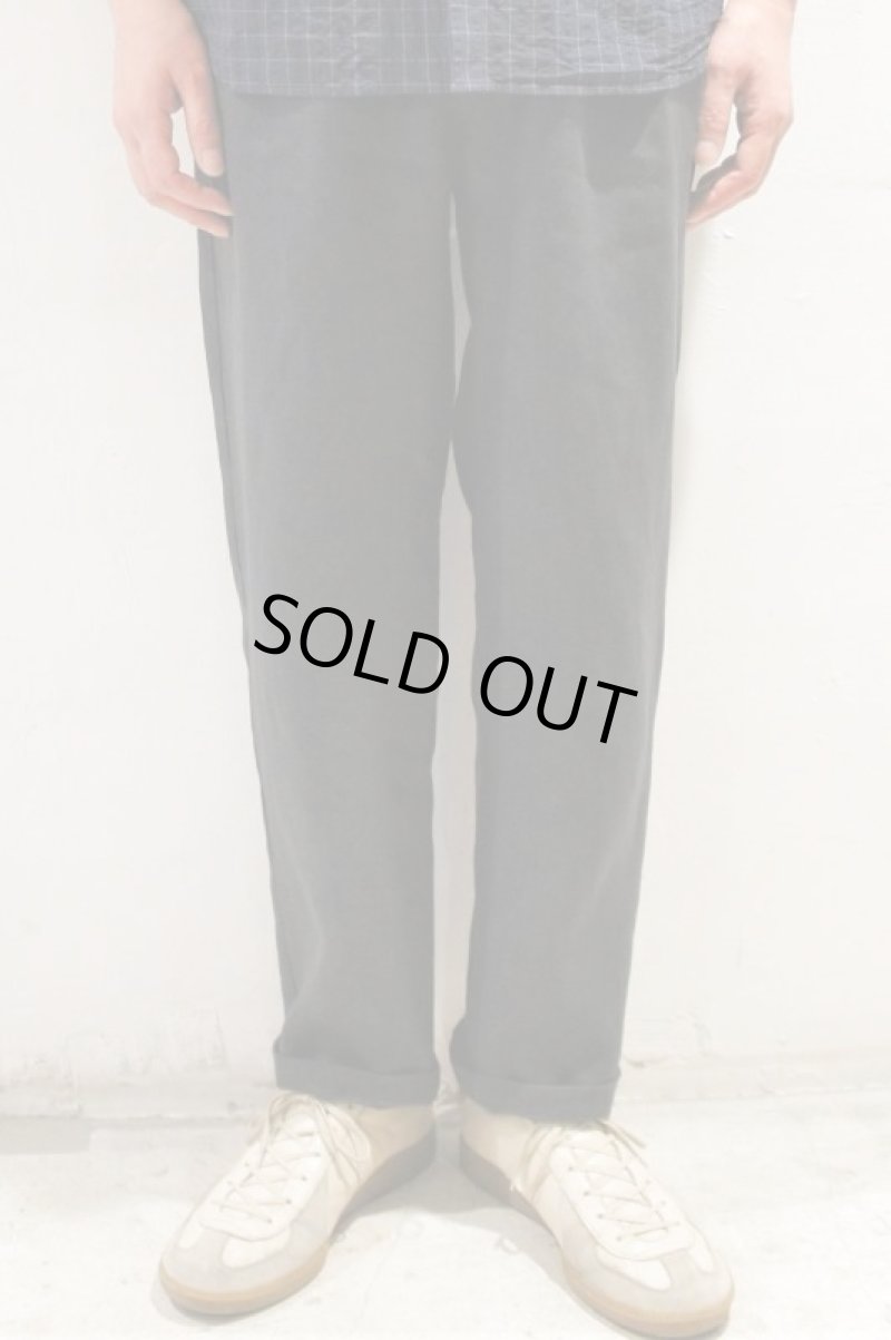 画像1: STILL BY HAND　LINEN TAPERED EASY PANTS(CHARCOAL) (1)