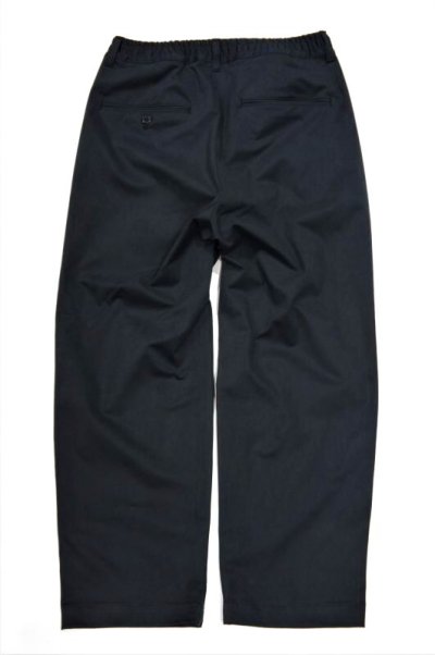 画像1: STILL BY HAND　PEACH SKIN COTTON 1 TUCK TROUSERS(BLACK NAVY)