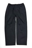 画像1: STILL BY HAND　PEACH SKIN COTTON 1 TUCK TROUSERS(BLACK NAVY) (1)