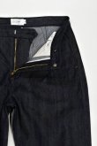 画像4: STILL BY HAND　1 TUCK TAPERED DENIM PANTS(NAVY) (4)
