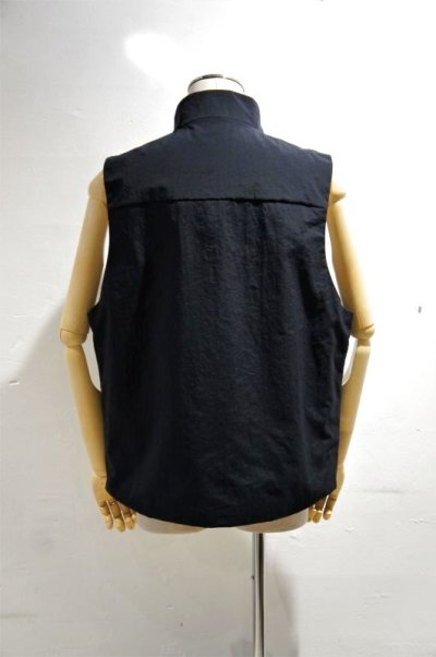 画像1: STILL BY HAND　NYLON ZIP VEST(INK BLACK)