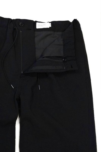 画像2: STILL BY HAND　SEERSUCKER TAPERED EASY PANTS(BLACK)