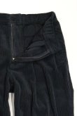 画像4: STILL BY HAND　GARMENT DYED CORDUROY EASY SLACKS(BLUE GREY) (4)