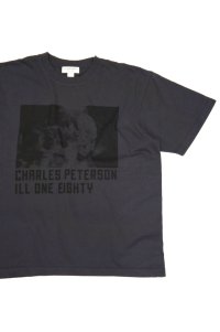 ILL ONE EIGHTY　"CHARLES PETERSON" S/S TEE(HUB2 KURT)（BLACK）