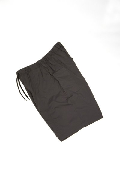 画像2: STILL BY HAND　NYLON EASY SHORTS（CHARCOAL BROWN）