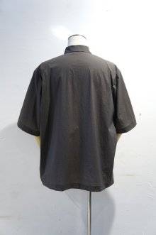 他の写真1: STILL BY HAND　NYLON S/S SHIRT（CHARCOAL BROWN）