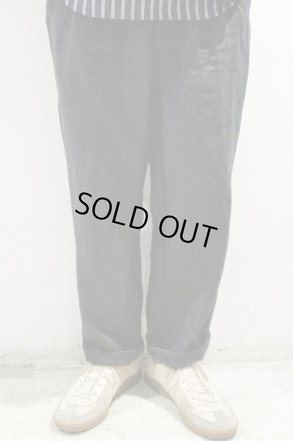 画像5: STILL BY HAND　LINEN 2 TUCK EASY SLACKS(CHARCOAL) (5)