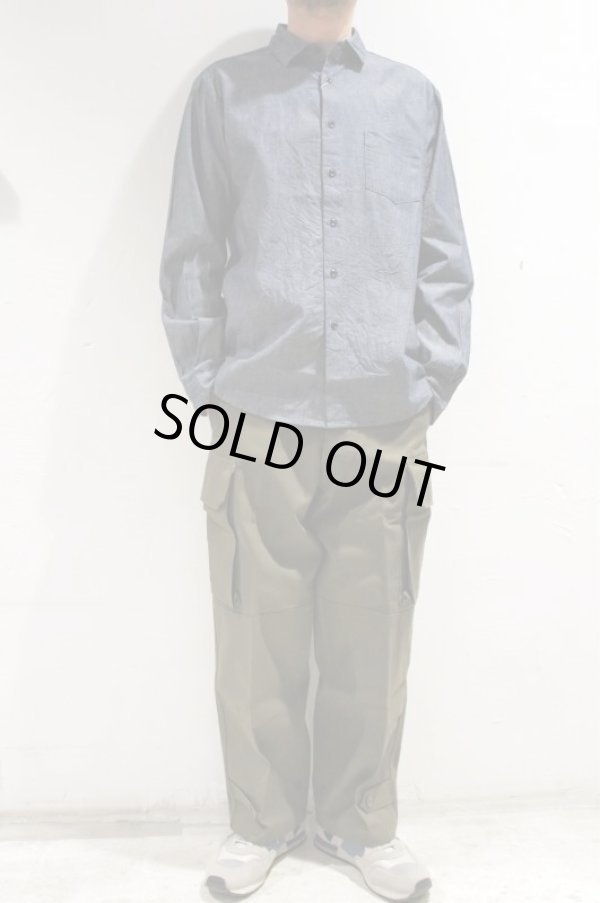 画像2: MANUAL ALPHABET　CHAMBRAY LOOSE FIT REGULAR COLLAR SHIRT（NAVY） (2)
