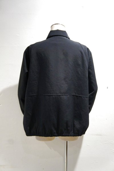 画像1: STILL BY HAND　POLYESTER ZIP UP BLOUSON(INK BLACK)