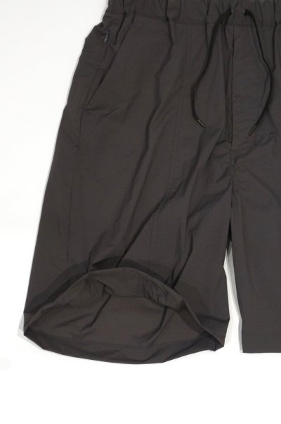 画像3: STILL BY HAND　NYLON EASY SHORTS（CHARCOAL BROWN）